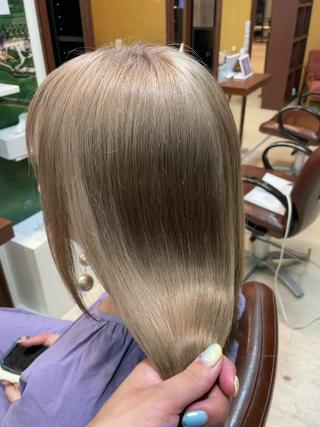 ハイミルクティーベージュ

ツヤとハリを保ちつつブリーチしますよ 