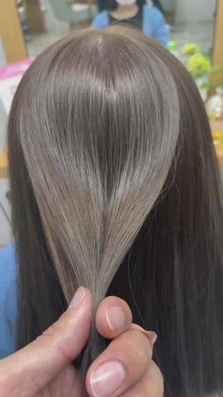 セミロング カラー パーマ youres hair はなれ店所属・髪質改善🌸縮毛矯正 専門家💖後藤のヘアスタイル