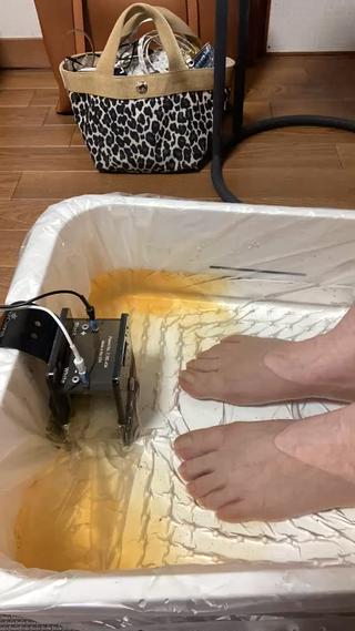 フットバスデトックスの様子です 