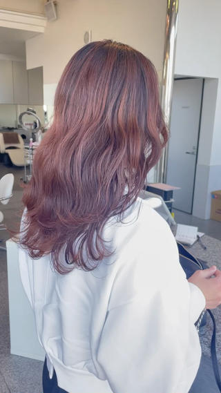 セミロング カラー ハイトーン/ブリーチ 🤍足立里湖のヘアスタイル