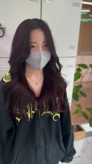 ロング カラー 透けるやわらか艶髪♡ ナチュラルストレートのヘアスタイル