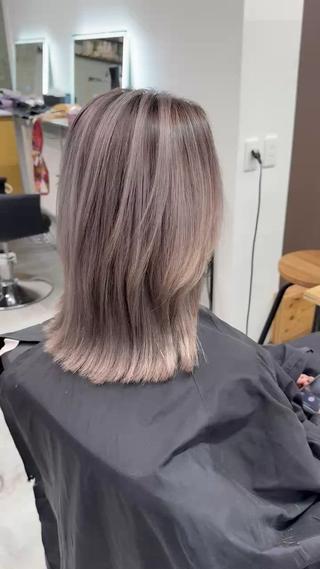 セミロング カラー 艶髪✨ブリーチ職人 井手正康のヘアスタイル