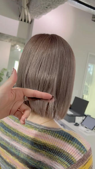 ショート カラー sio.nail&eyebrow salon shimokitazawa2号店所属・nailist mana𖤐´-のネイルデザイン