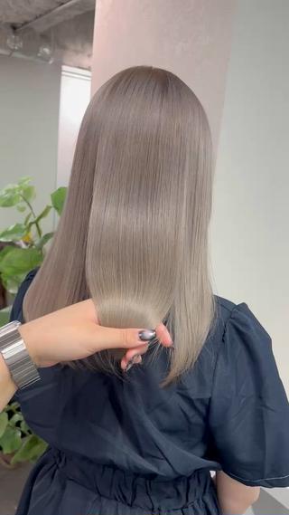 ミディアム カラー sio.nail&eyebrow salon shimokitazawa2号店所属・nailist mana𖤐´-のネイルデザイン