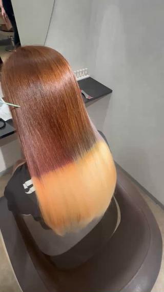 超ロング様の縮毛矯正+ブリーチ毛なのでかなりの繊細作業ではありましたがここまでの仕上がりになりました
ブリーチ毛でも処理をしっかりやれば施術は可能ですのでぜひご相談ください!!
#縮毛矯正#ブリーチ#髪質改善#髪質改善ストレート