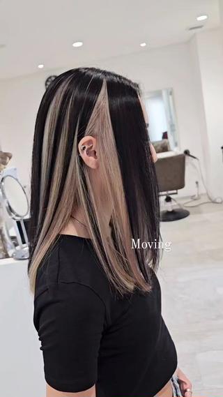 カラー セミロング E Komo hair所属・Wow❕E Komo hair 永井一輝のヘアスタイル