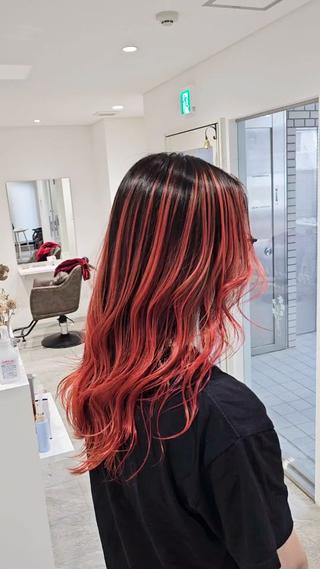 カラー ロング E Komo hair所属・Wow❕E Komo hair 永井一輝のヘアスタイル