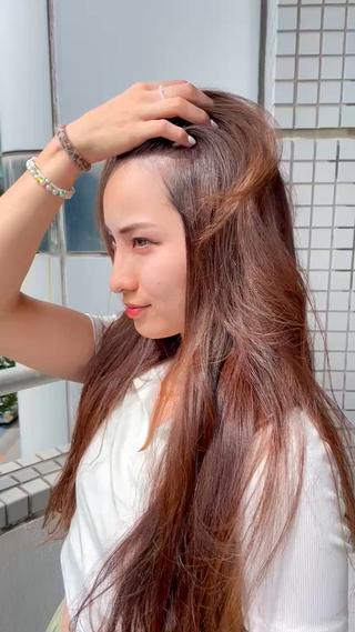 トリートメントカラーでサラサラ質感＋まとまり滑らかな質感

レイヤーを入れて巻いて可愛く上品スタイル 