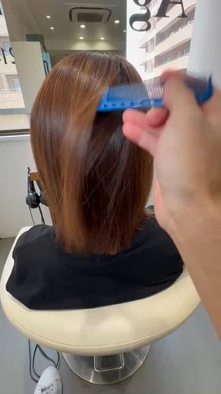 ハイライトが入っていて施術が難しい髪でしたが、
毛髪診断の結果、髪質改善ストレートが可能と判断し施術しました。

日々のカラーやアイロンによるダメージでパサつきが出ていましたが、
乾かしただけでこのまとまりとツヤ

高難易度の髪でも、丁寧な工程で自然な仕上がりに。
アイロンいらずで指通りなめらか、柔らかなツヤ髪に生まれ変わりました 