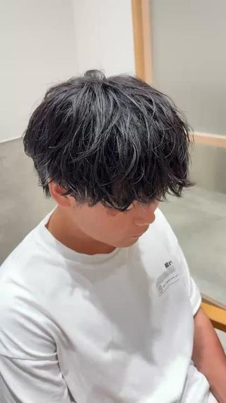 今流行りのシャドウパーマです！
太めのカールがおしゃれです！ 