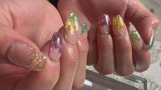 S半バレリーナスタイルの長さだし春デザインのアートは押し花スカルプです本物の押し花、シェルやラメをさりげなく追加して光の反射もプラスして、ミラーアートものせました！ 