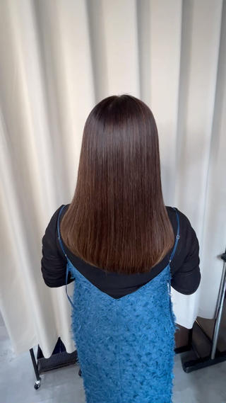 扱いにくい髪質や広がりを、ナチュラルで滑らかなストレートヘアに仕上げました！
お客様の髪質やご希望に合わせた施術を行うことで、毎朝のお手入れがぐっと楽になります
持続性があり、しっとりとした質感をぜひ体験してみてください 