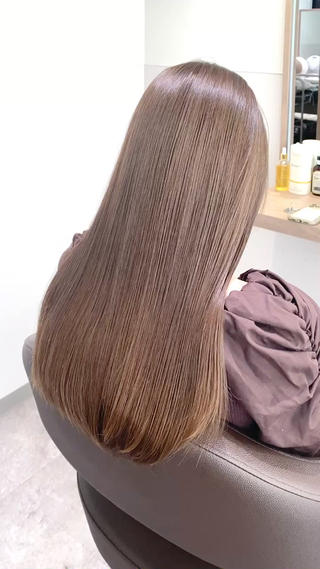 似合わせカット+ダメージレス艶カラー+髪質改善メテオトリートメント¥19250
12レベルアッシュベージュ
調布髪質改善