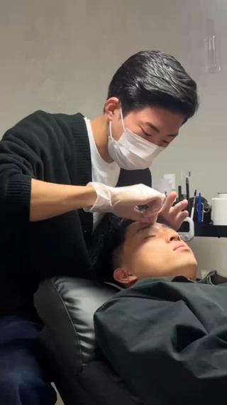 三軒茶屋で唯一のメンズ専門眉毛サロン

︎ メンズ垢抜け特化眉毛サロン
︎ 学生さま or 24歳以下の方は【￥1,000 OFF】
︎ 三軒茶屋1分 / open 10:00 ~ 22:00
︎ 眉毛サロンが初めての方大歓迎◎
　
たったの60分で完了する垢抜け施術をお届け
たかが眉毛されど眉毛！
眉毛一つで印象がガラッと変わります
　
- - - -

#メンズ眉毛 #メンズ眉毛サロン 
#垢抜け #メンズアイブロウ #眉毛 