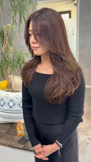 セミロング 海外レイヤーカット 🇺🇸山村拓士のヘアスタイル