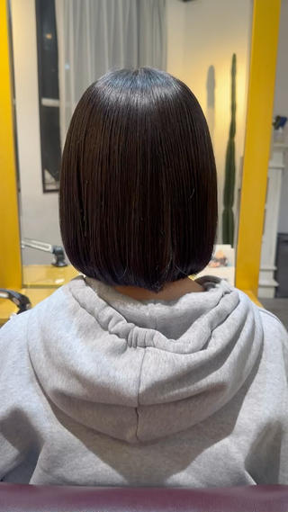 ショコラのあたたかさにグレーのくすみ感をひとさじ
やわらかく落ち着いたニュアンスカラーです️