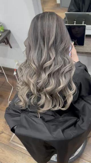 ロング _White広島所属・バレイヤージュ 隅中秀弥のヘアスタイル