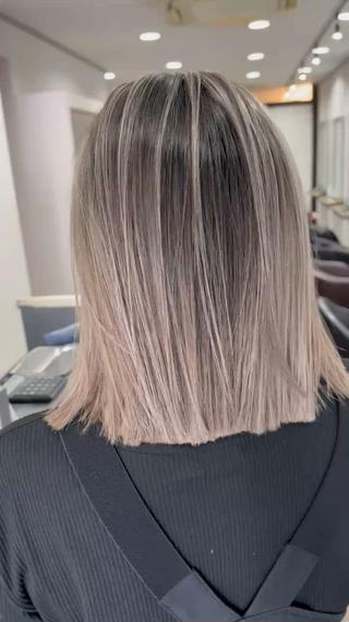 ミディアム _White広島所属・バレイヤージュ 隅中秀弥のヘアスタイル