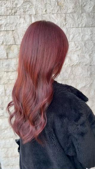 ロング カラー 🦖Maho🦖 ブリーチカラーのヘアスタイル