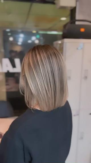 ミディアム カラー 難波ブリーチカラー 伊藤洋輝のヘアスタイル