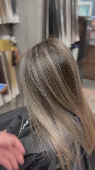 ロング カラー 難波ブリーチカラー 伊藤洋輝のヘアスタイル