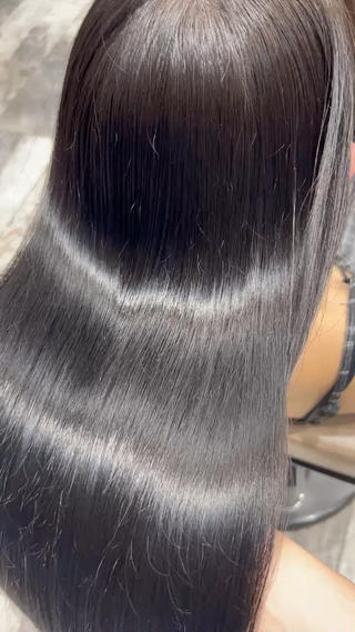 ロング カラー 和田 茉日琉のヘアスタイル