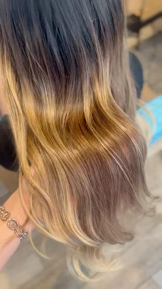 ロング Liere Muuのヘアスタイル