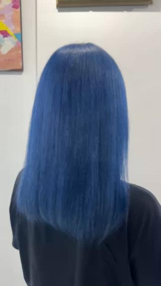 セミロング カラー ヘアアレンジ 寒色アイドルカラー JUNOチナツのヘアスタイル