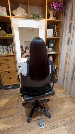セミロング afloatkobe所属・美髪/髪質改善 川口凌弥のヘアスタイル