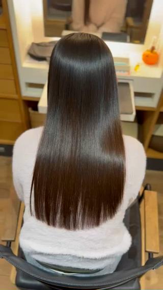 セミロング afloatkobe所属・美髪/髪質改善 川口凌弥のヘアスタイル