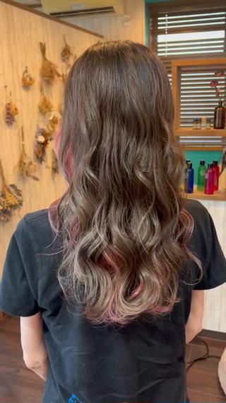 ロング カラー 早坂 さくらのヘアスタイル