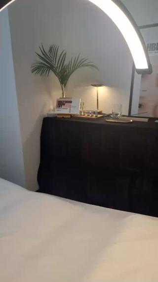 サロンの雰囲気と施術風景です。

愛知県知多郡武豊町の自宅プライベートサロン。
リラックスできる空間で、あなただけの美眉時間を。

ノーメイクでも整う美眉へ。
眉の毛流れをデザインする【HBL × 眉ワックス】で、ナチュラルなのに上品な印象に。

自分史上いちばんの眉を、ぜひご体感ください。 