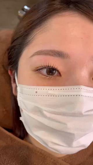 眉とまつ毛のセットコース！
まつ毛→目尻流し目カール
アイブロウ→ストレート眉 