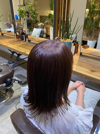 伸びかけていた根元部分も綺麗なラベンダーカラーに 