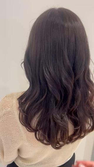 ほんのりラベンダーカラー
ワンカラーですとラベンダーは発色しないため透明感のある柔らかいカラーになります^^