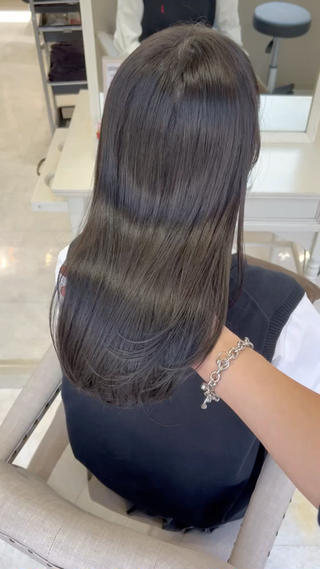 セミロング 髪質改善× ブリーチなしyutoのヘアスタイル