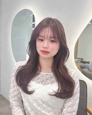 透明感たっぷりlavender beige♡
低めのレイヤーで軽やかに
色味やレイヤーの高さは相談して決めていきましょ