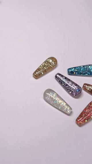 ギラギラ系の一部Colorです。

秋色です



#スカルプネイル
#スカルプチュア 
