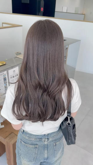 ロング risa | 透明感 カラー|ベージュのヘアスタイル