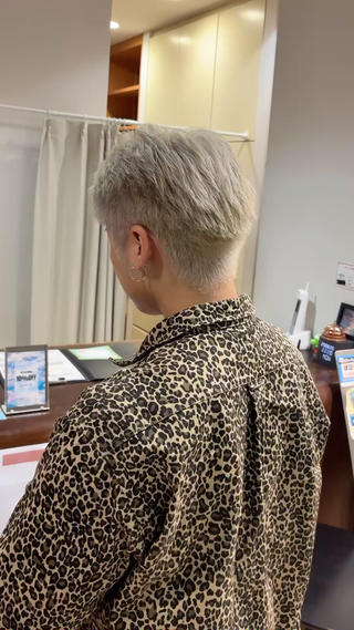 ショート カラー aura所属・ヘアサロンaura ✨️CONANのヘアスタイル