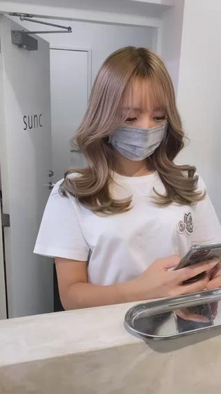 セミロング ハイライト、レイヤー カット/西梅田/中西のヘアスタイル