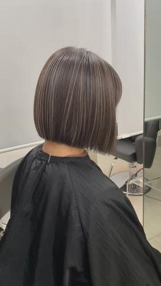 ショート カラー ネイル マツエク・マツパ アイブロウ ハイライト、レイヤー カット/西梅田/中西のヘアスタイル