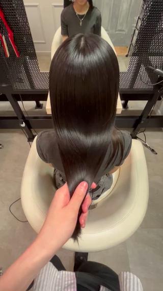 ロング 縮毛•ハイトーン Runaのヘアスタイル