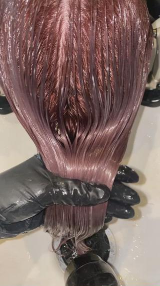 ミディアム ミルクティーベージュ outaのヘアスタイル