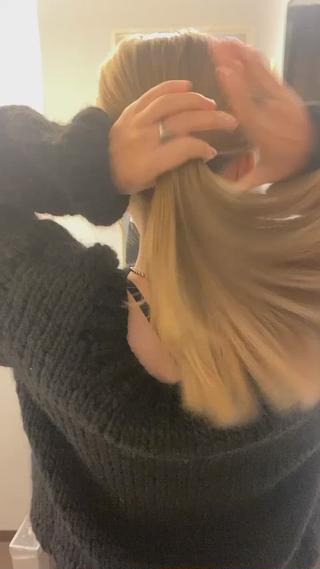 ロング ミルクティーベージュ outaのヘアスタイル