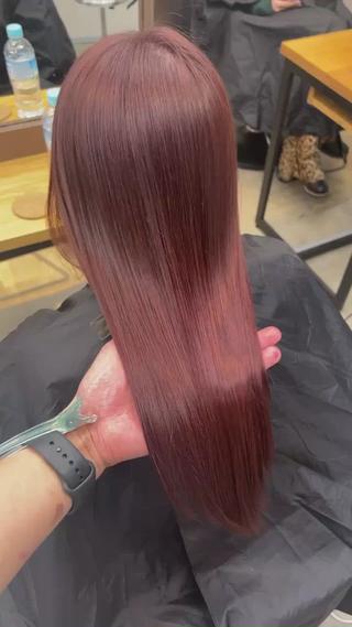 セミロング ミルクティーベージュ outaのヘアスタイル