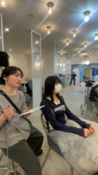 酸性ストレートでダメージ少なく艶サラヘア 