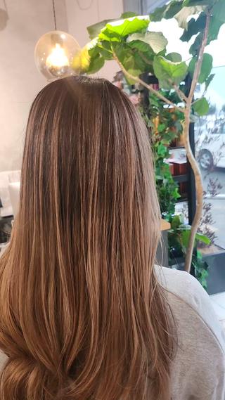 バレイヤージュロング、ベージュ系 