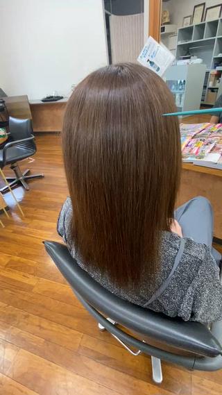 【 美髪カラー(ヘアカラー) 】

50代女性です！

毎月のヘアカラーとアイロンでダメージが気になります

でも美髪カラーならご覧の仕上がり

サラサラ・ツヤツヤ髪をGET♪ 