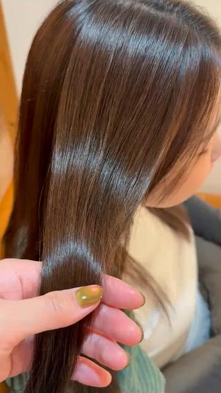 素髪トリートメント　シャンプーで落としきれないのを
クレンジングして、髪の必要な水分をいれています。 